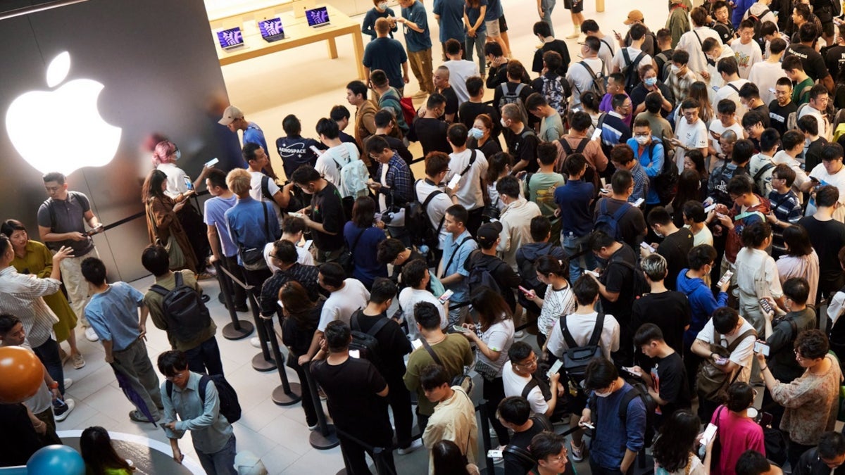 Massive Data Breach: 16 Billion Logins Exposed, Including Apple