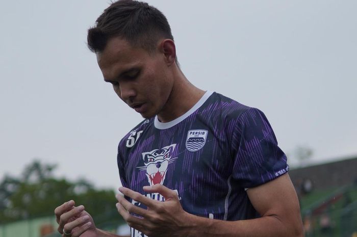 Rezaldi Hehanussa Merasa Terbebani Hijrah ke Persib Bandung, Ini ...